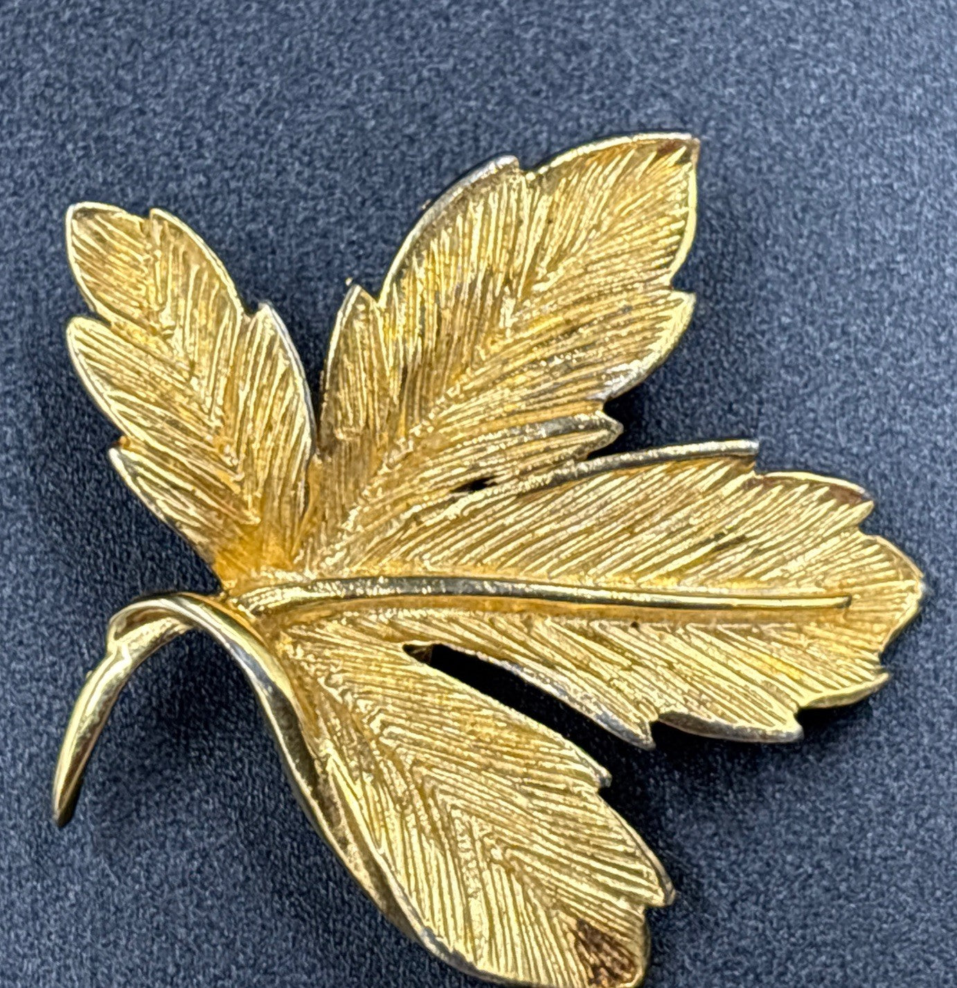 Napier Vintage Brooch Pin Leaf  Gold Tone Signed.