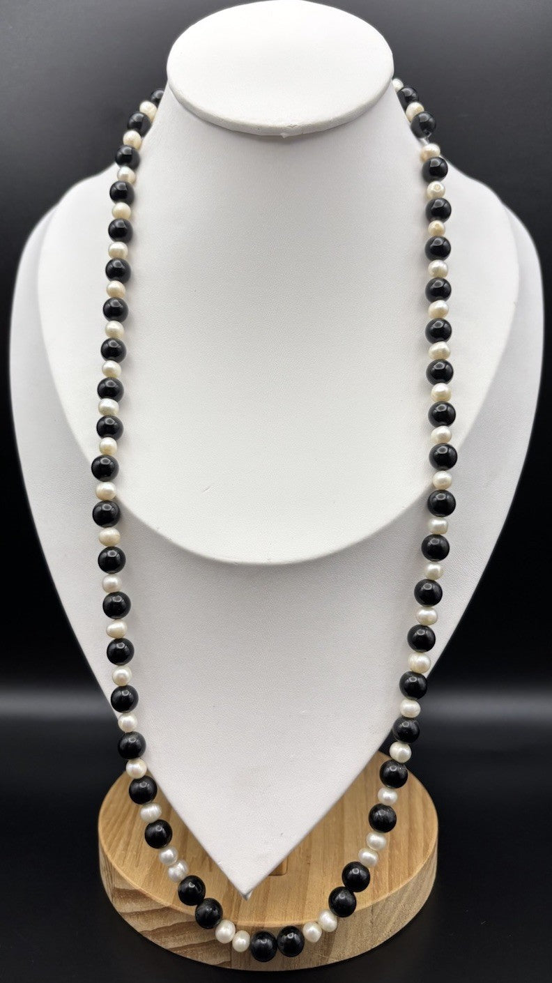 Vintage Cultured Pearl Black Onyx Bead Necklace Elegant Strand