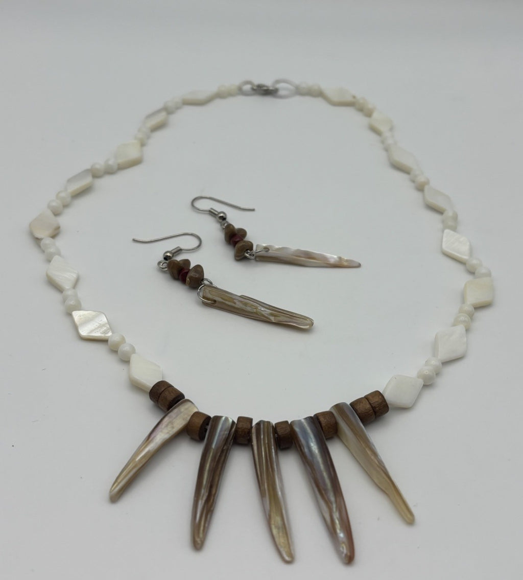 Vintage Tribal Shell Necklace Earrings Set Mother of Pearl Beads Boho Jewelry