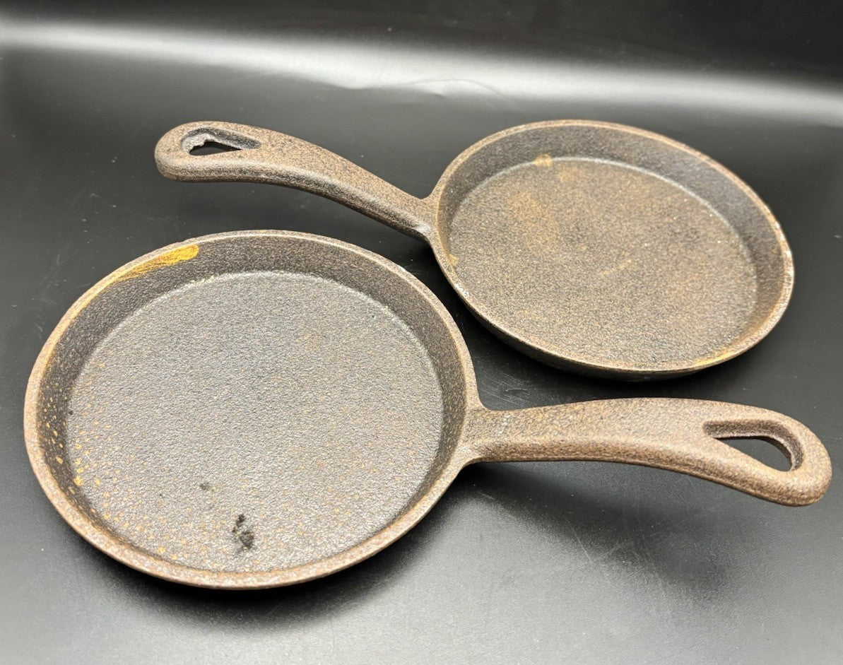 Vintage Cast Iron Mini Frying Pans Set 2 Rustic Kitchen Decor Heavy
