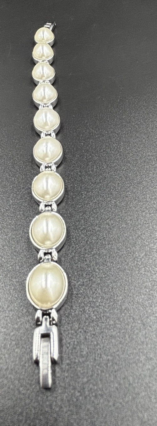 Vintage Elite Faux Pearl Silver Tone Bracelet