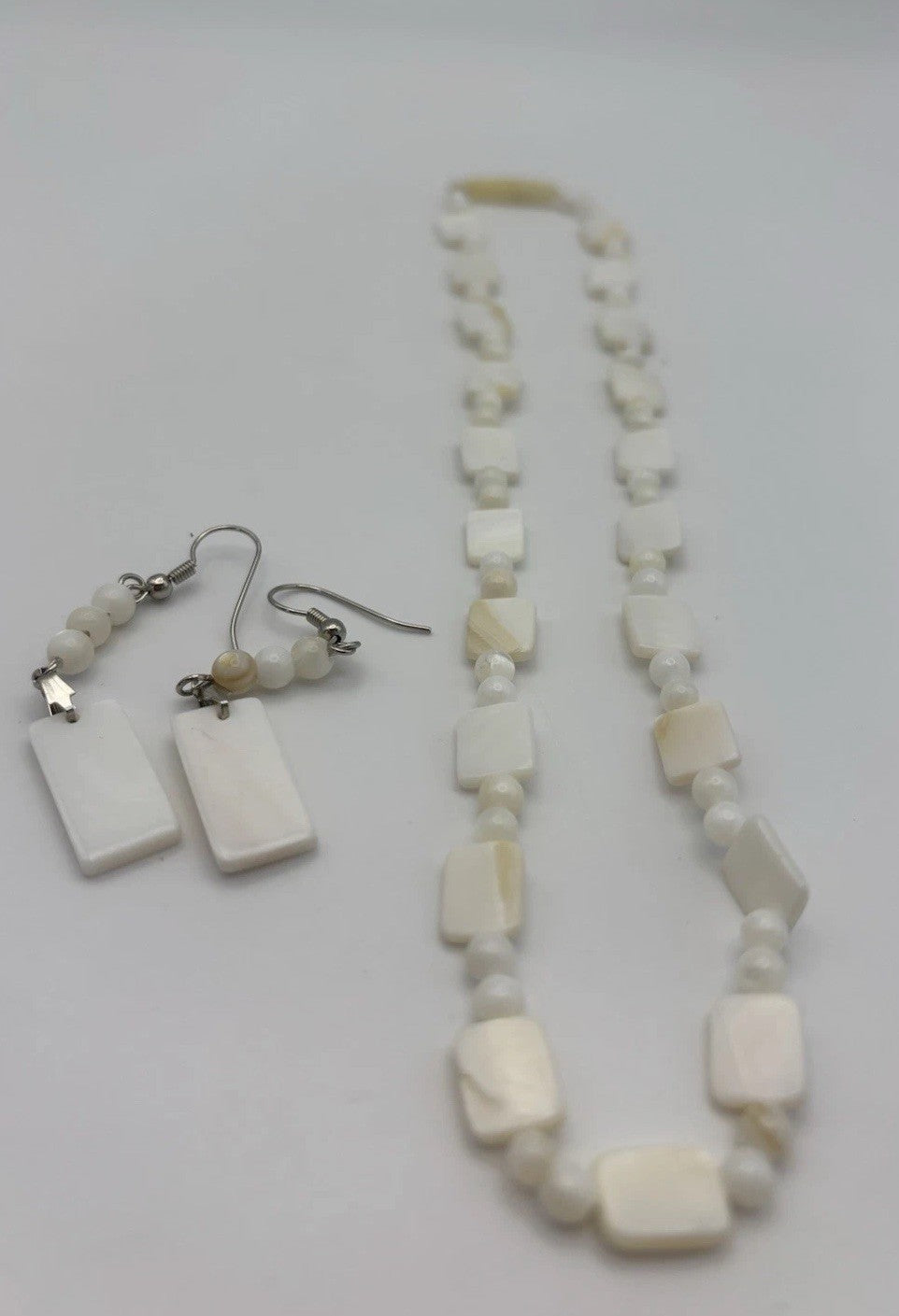 Vintage Mother of Pearl Necklace and Earrings Set White Shell Beads Jewelry