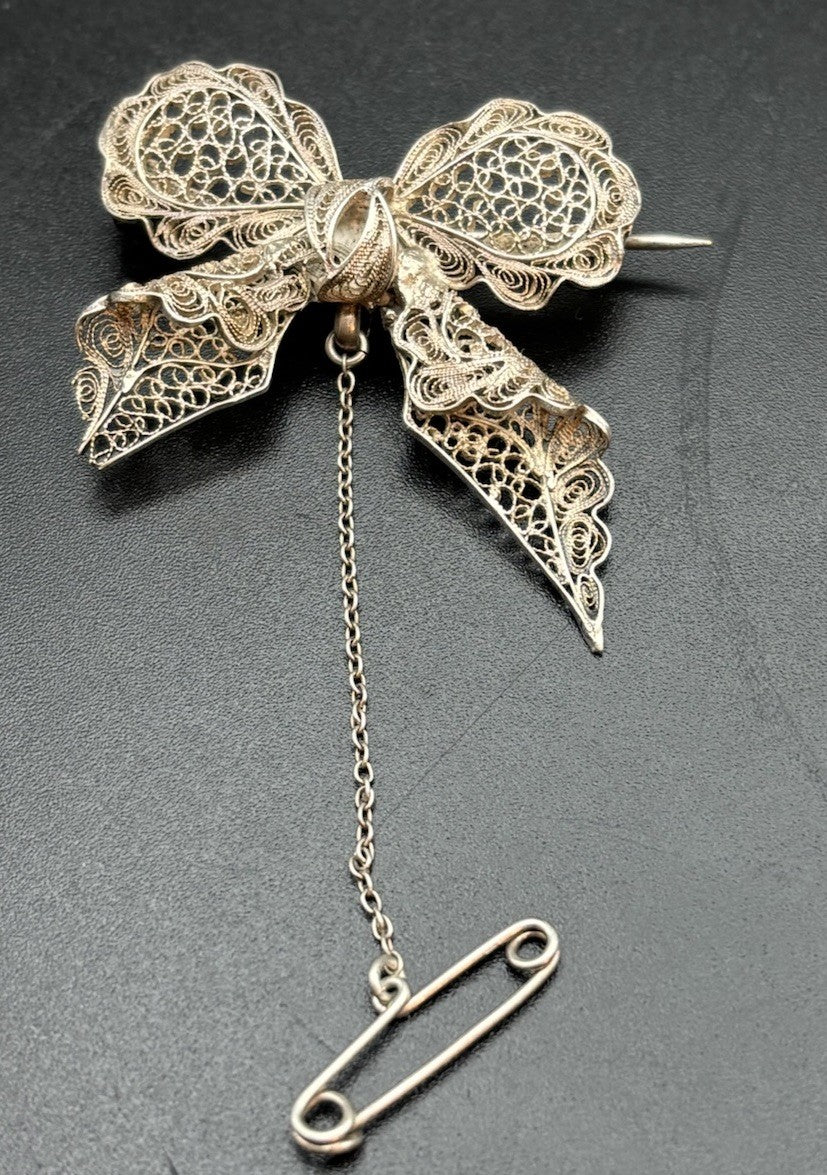 Vintage Sterling Silver Filigree Bow Brooch Safety Chain Art Deco Pin
