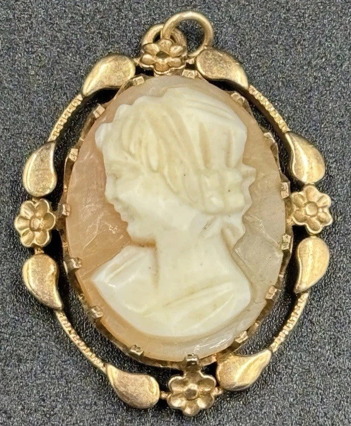 Vintage Italian Hand Carved Shell Cameo Pendant Gold Tone Signed