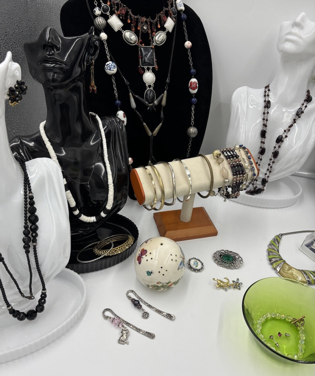 Vintage Jewellery Bulk Lot Estate Mixed Wearable Resale Collection
