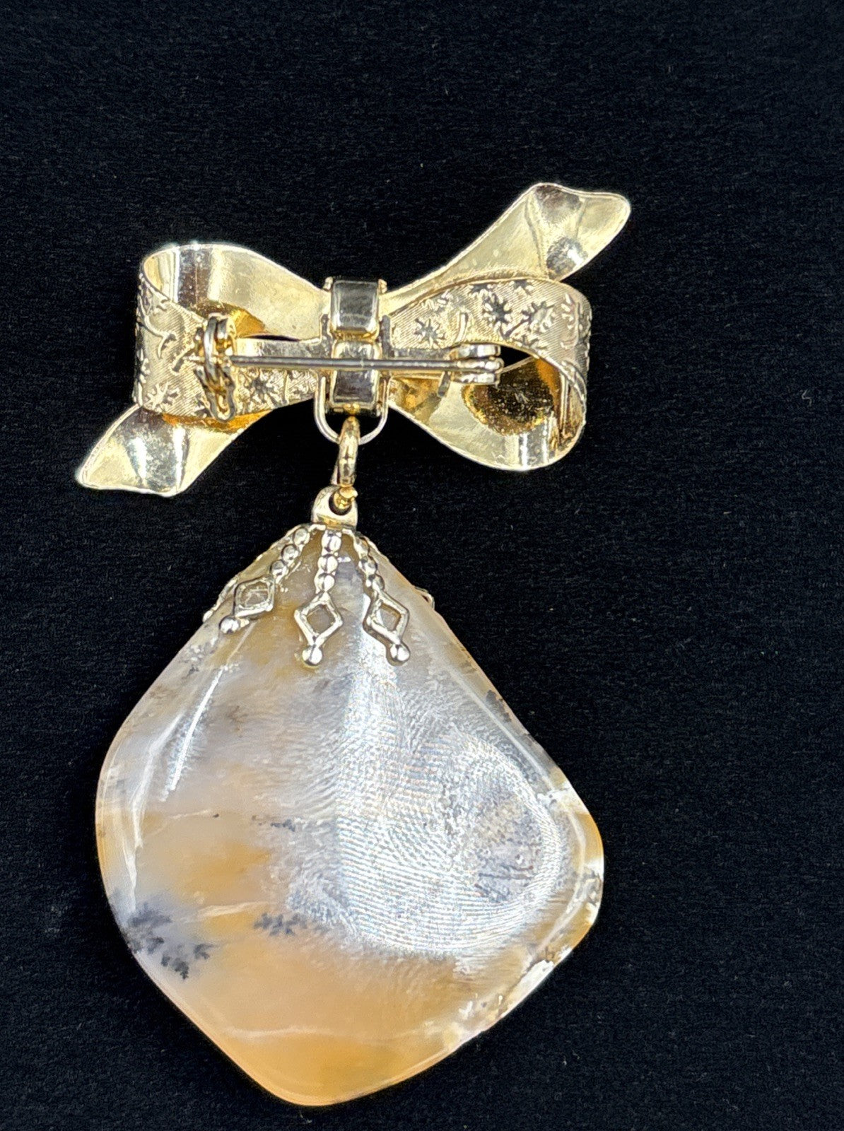 Vintage Scottish Agate Dangle Bow Brooch ￼