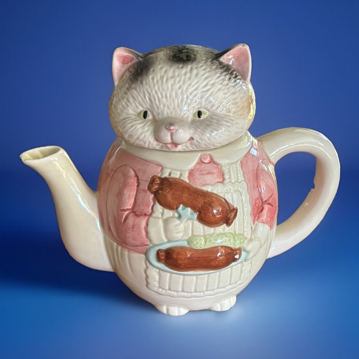 Ron Gordon Kitschy Vintage Ceramic Cat Eating Sausage Teapot 6”