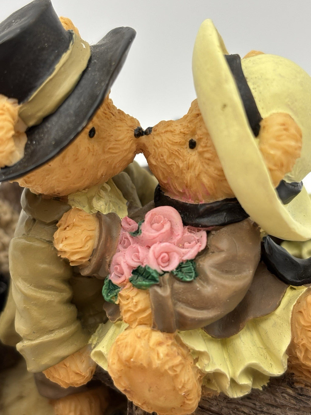 Vintage Avon Bear Figurine – Romantic Couple Kiss with Roses & Cart