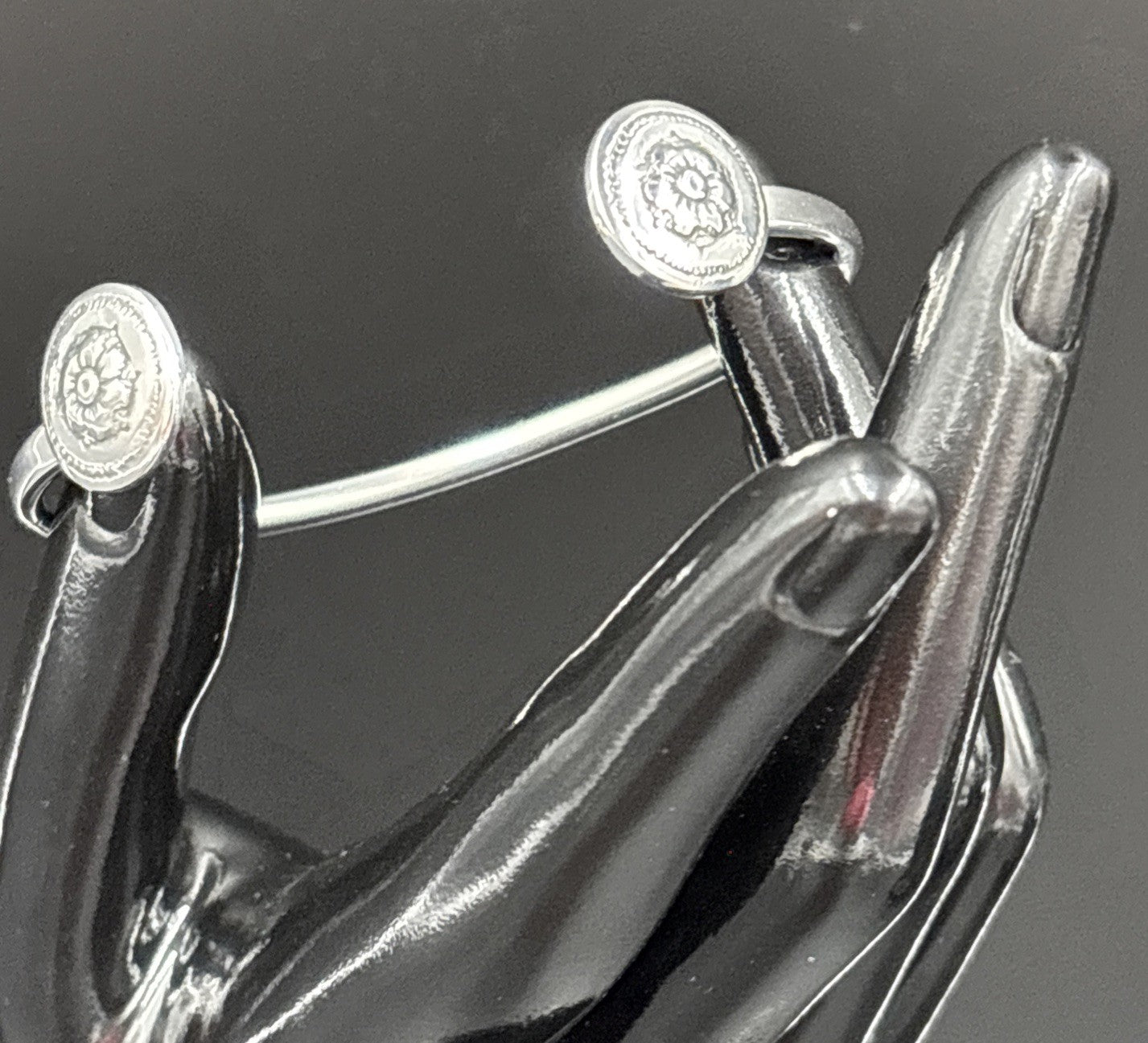 Vintage Silver Flower Cuff Bracelet – Open-End Design, Artisan Made