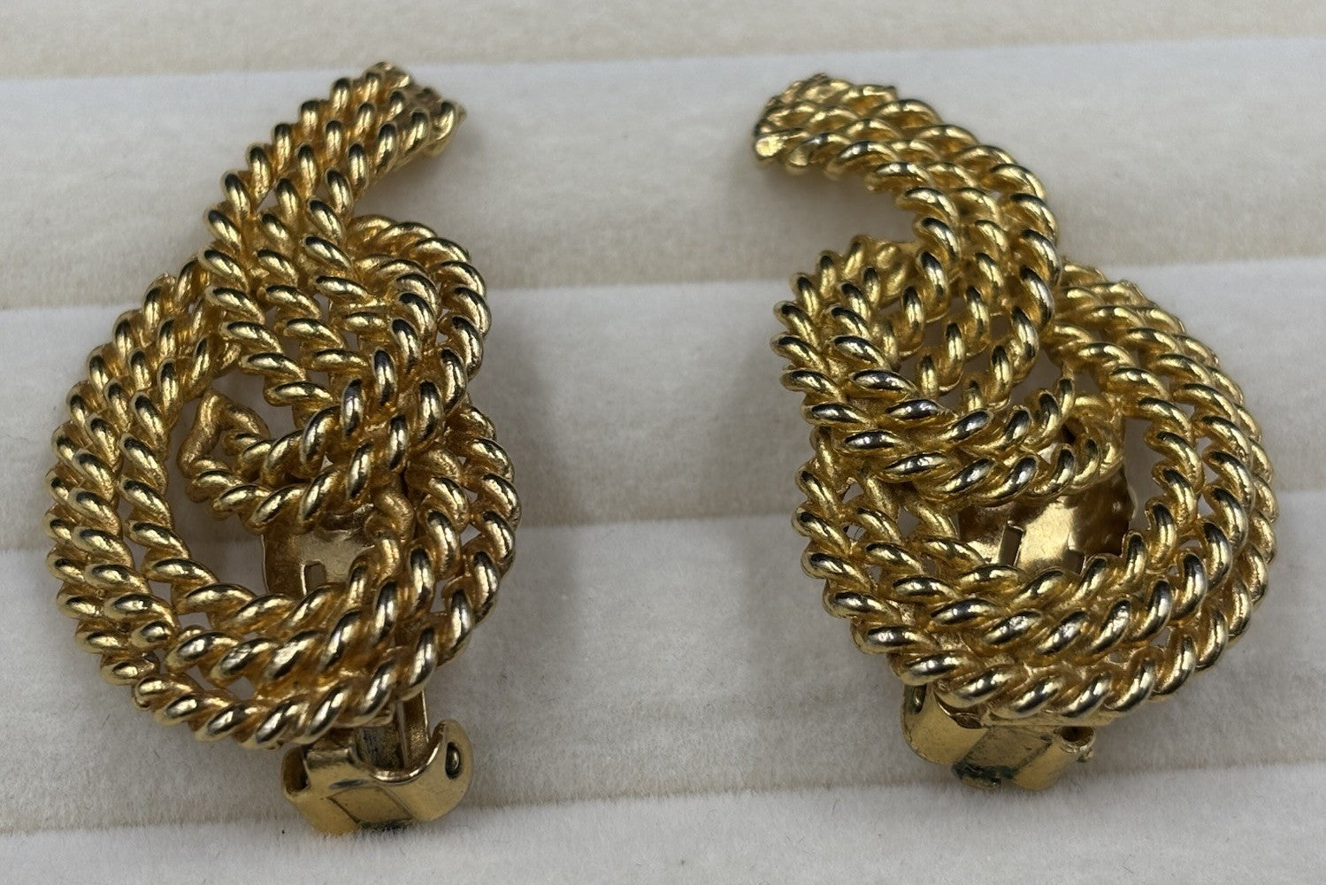 Vintage Goldcrest Signed Knotted Gold Plated Clip On Earrings