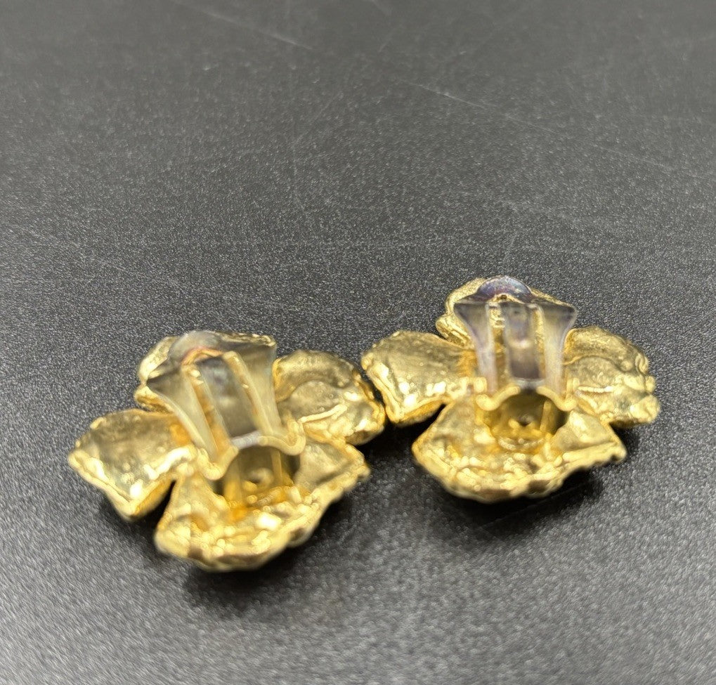 Vintage 80s Pink Enamel Flower Clip-On Earrings – Gold-Tone