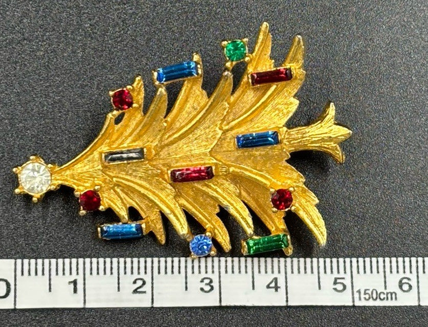 Vtg Gold Tone Christmas Tree Holiday Brooch  Pin Rhinestones Signed Mamselle