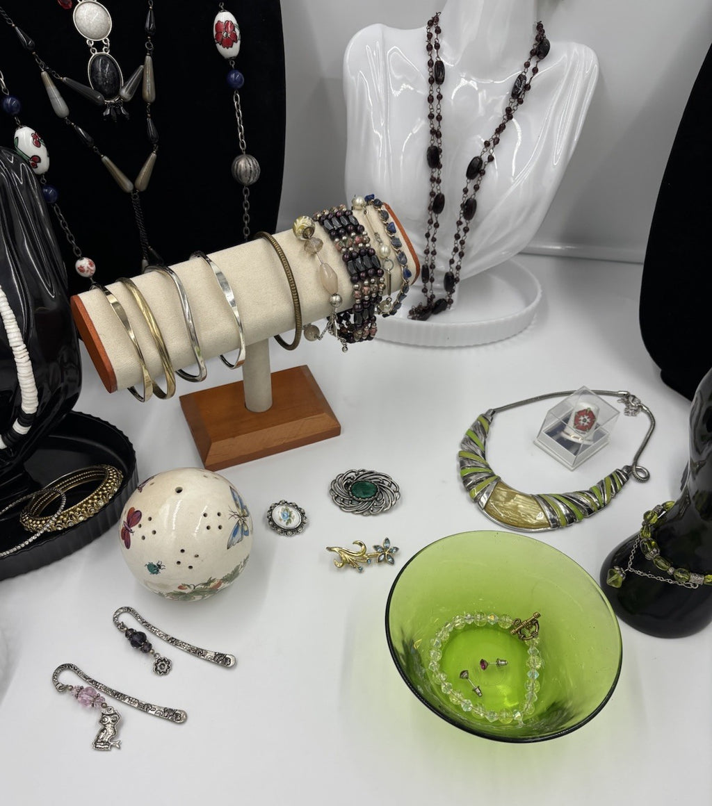Vintage Jewellery Bulk Lot Estate Mixed Wearable Resale Collection