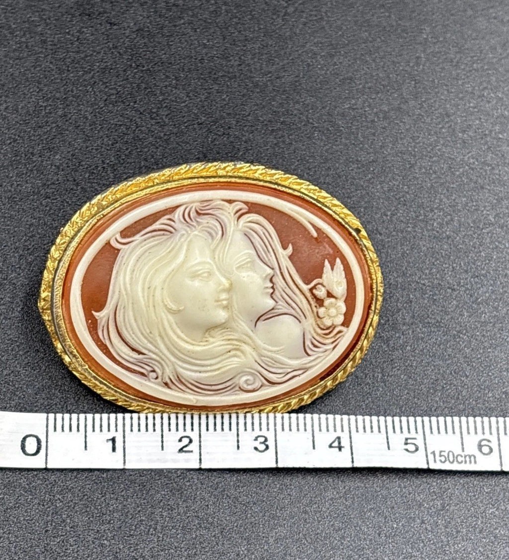 Vtg Sculpted Pink & White 2 Girls Sisters Brooch Pin Gold Tone.