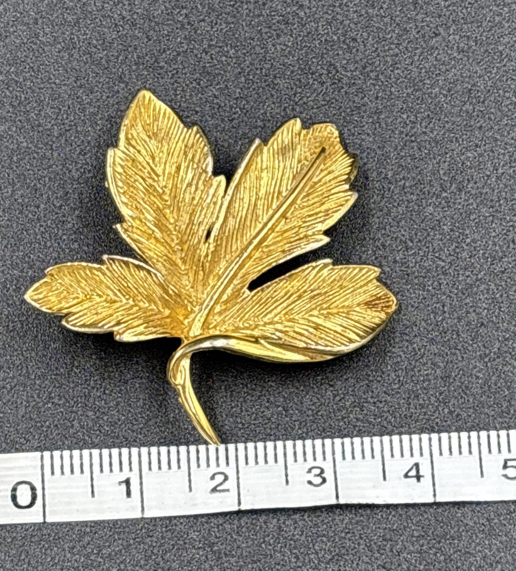 Napier Vintage Brooch Pin Leaf  Gold Tone Signed.