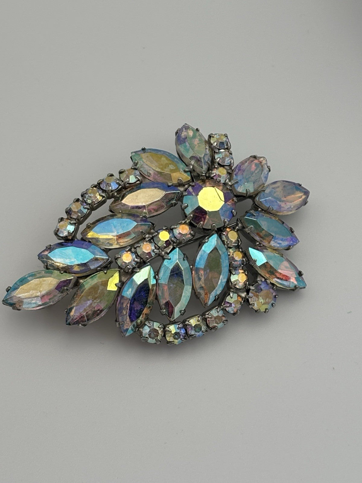 Vintage Juliana D&E AB Rhinestone Figure Eight Brooch