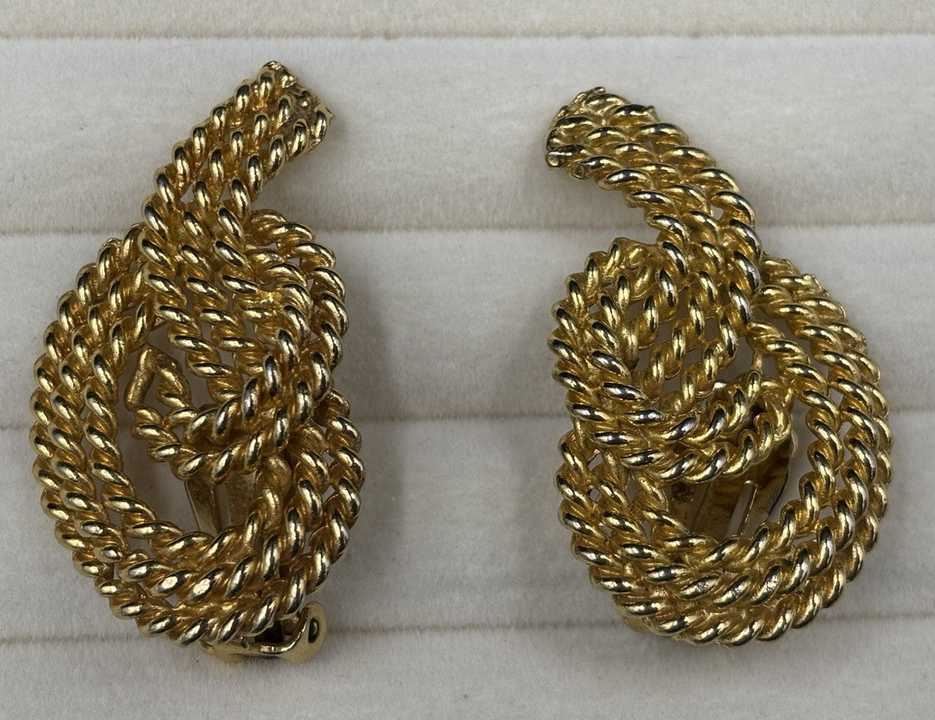 Vintage Goldcrest Signed Knotted Gold Plated Clip On Earrings