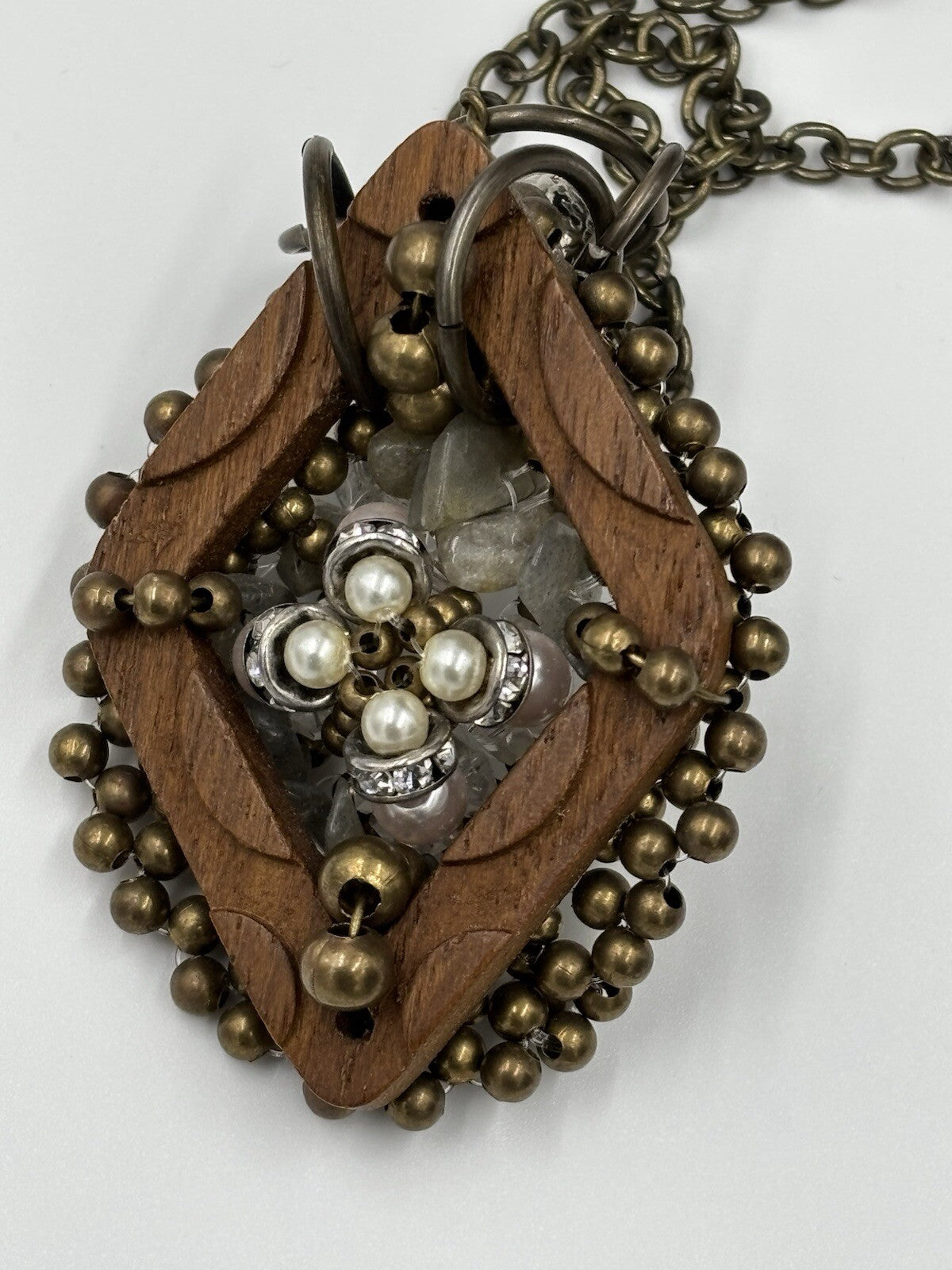 Pam Miran Vintage Signed Wooden Beaded Lariat Brass Tone Lang Necklace
