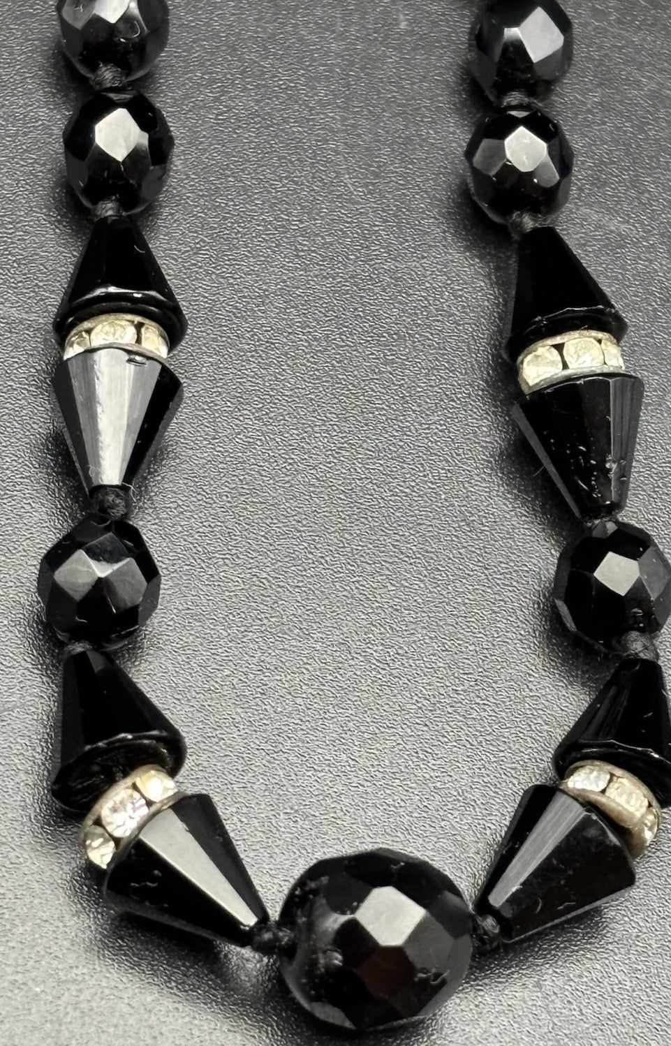 Vintage Austrian Black Faceted Glass Bead Necklace Rhinestone 49cm Elegant