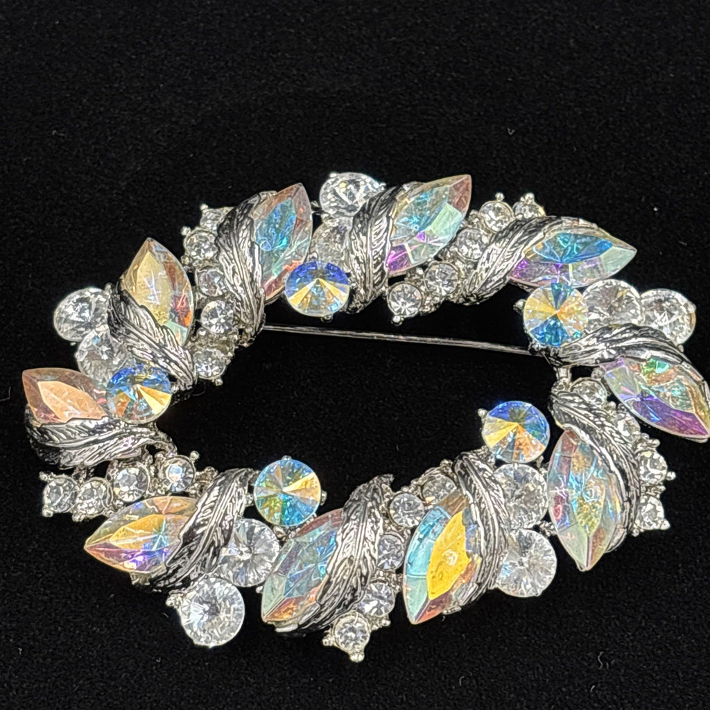 Vtg Brooch Diamanté Lustre Aurora Rhinestone’s Silver Tone Brooch.￼unsigned