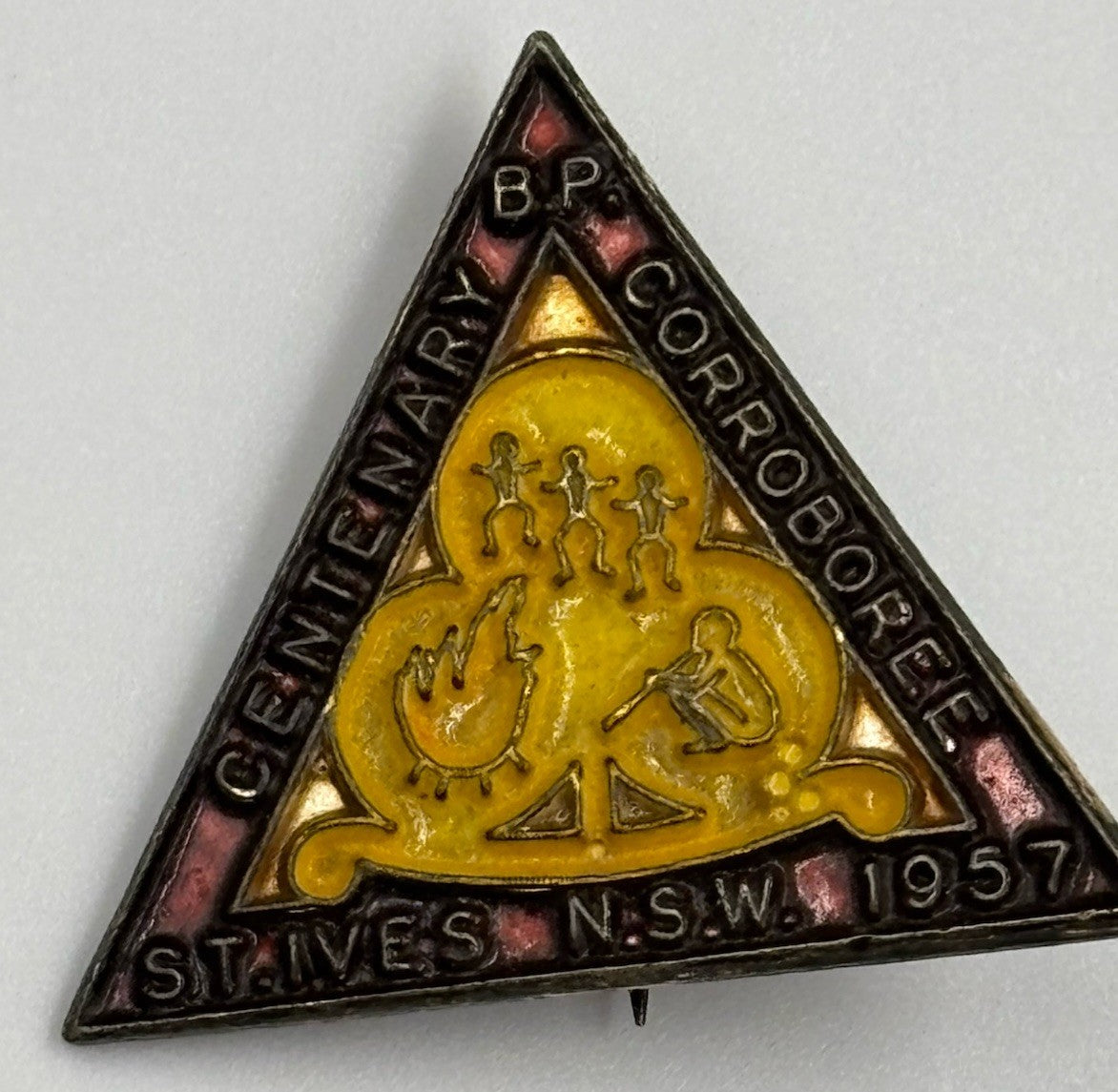 Rover Scouts badge, alternate angle