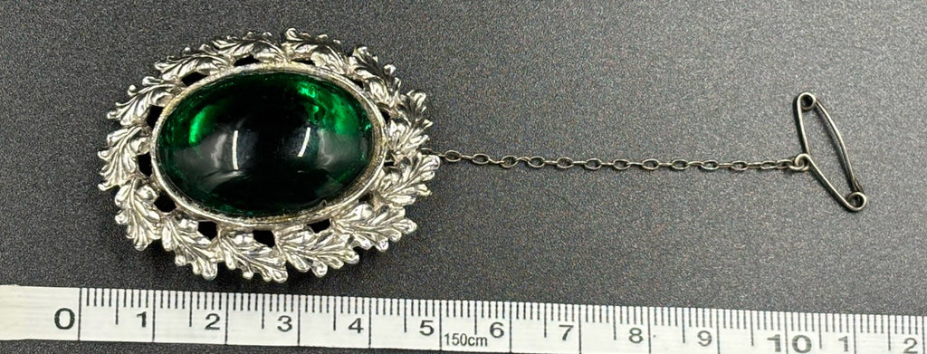 Vintage Aurora Regd Signed Brooch Glass Emerald Green In Silver Tone Setting.