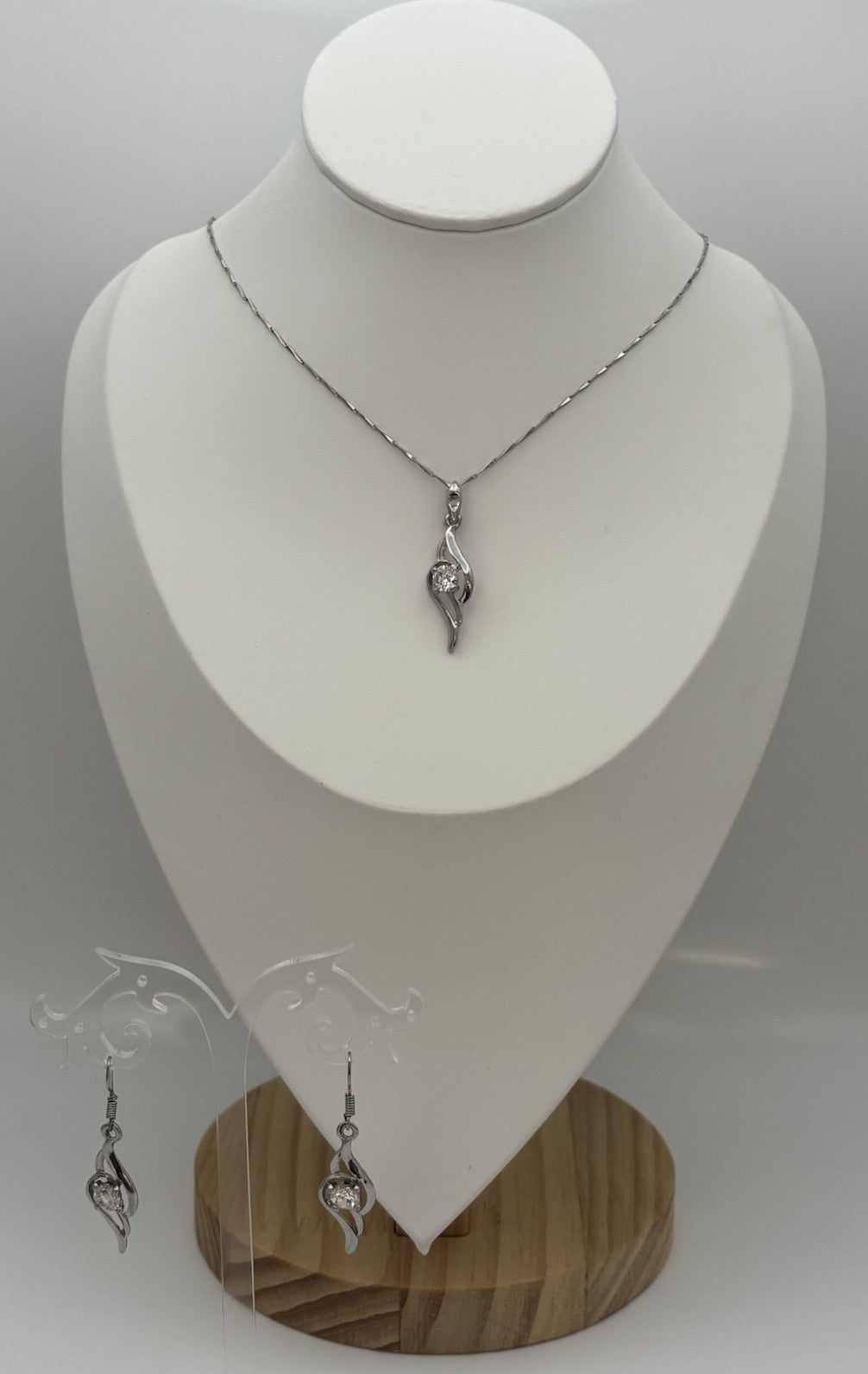 18K GF White Gold Flame Pendant Necklace Earrings Set Sparkling CZ Jewelry
