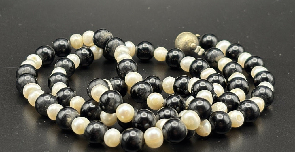 Vintage Cultured Pearl Black Onyx Bead Necklace Elegant Strand