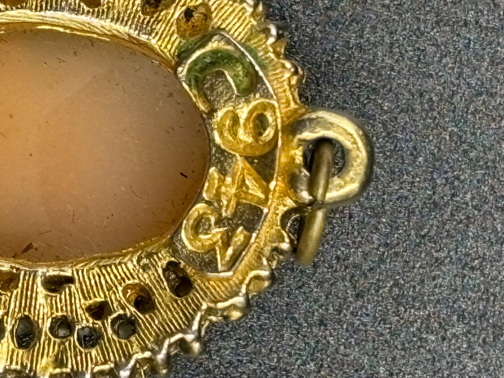 Vintage Shell Cameo Brooch Pendant Gold Tone Faux Pearl Filigree