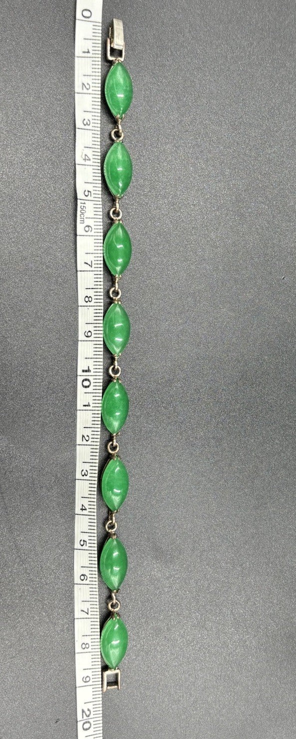 Vintage Peking Glass Green Leaf Bracelet Gold Tone Costume Jewelry