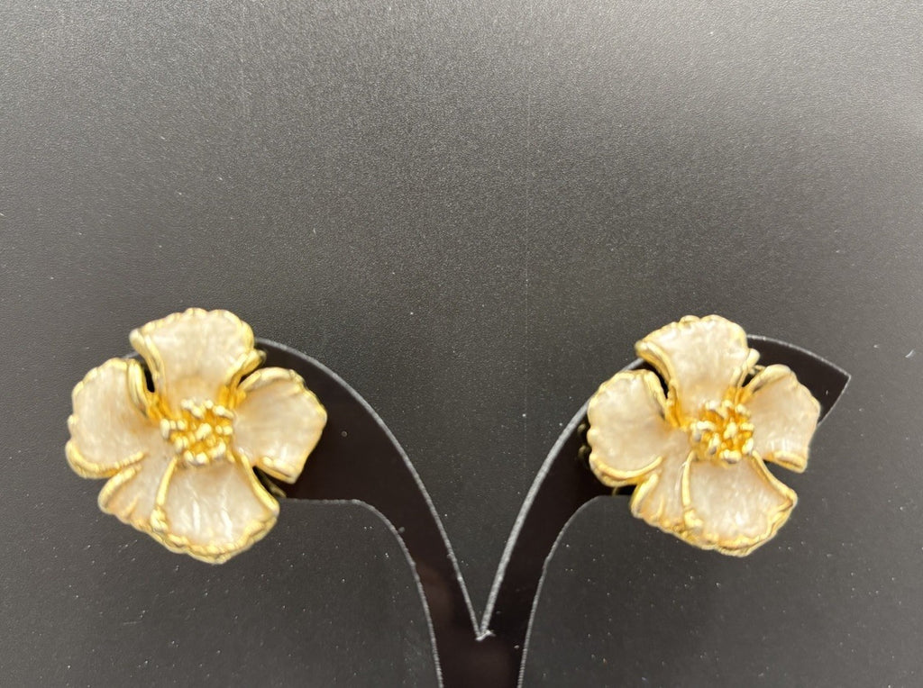 Vintage 80s Pink Enamel Flower Clip-On Earrings – Gold-Tone