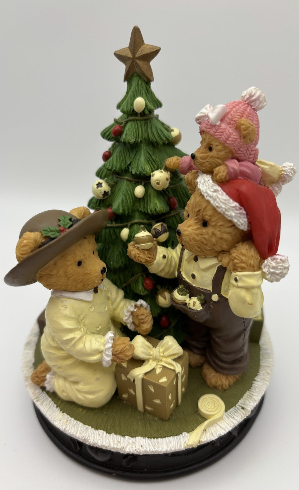 AVON Christmas Bear Figurine Vintage Beary Bear Family with Tree & Gifts*