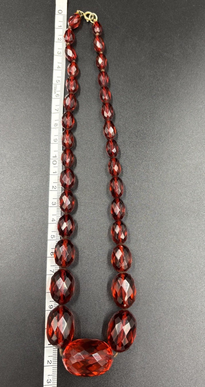 Antique Tested Cherry Bakelite Graduated Faceted Bead Necklace Art Deco Incl Box