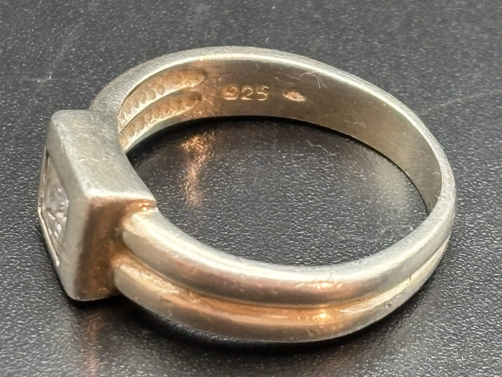 Vintage Sterling Silver Princess Cut CZ Modernist Ring Size 8 925