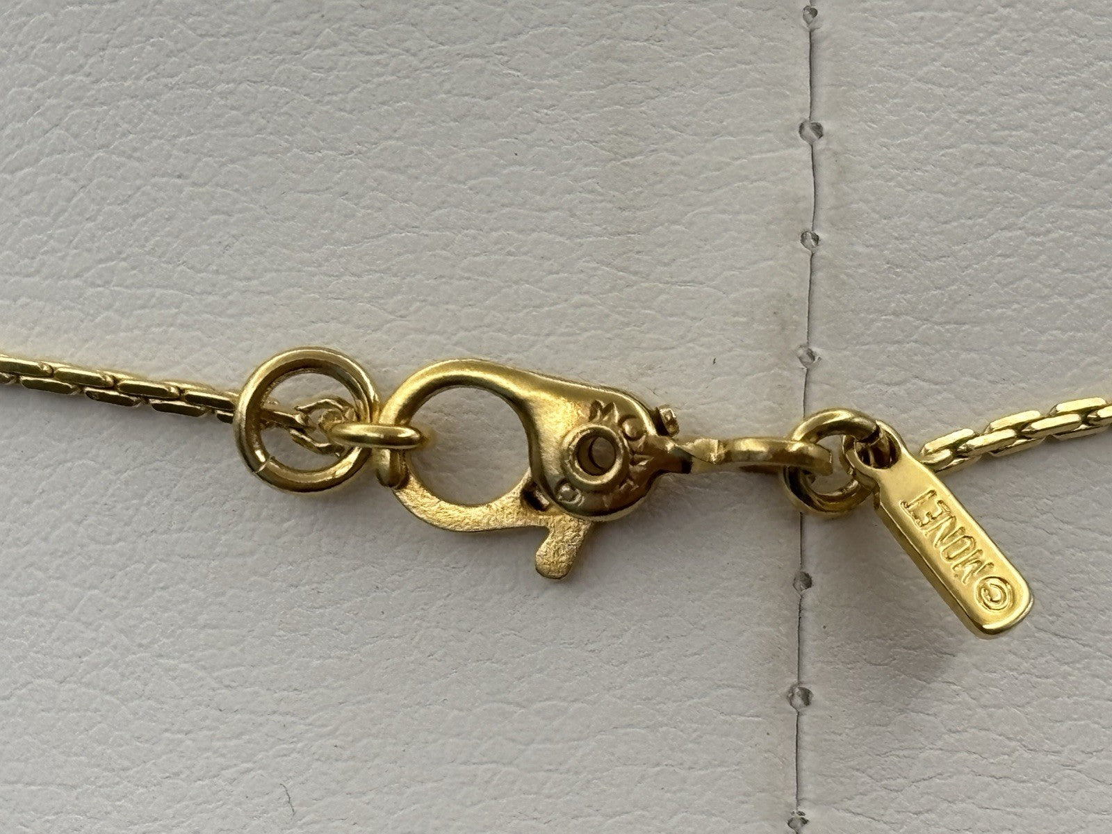 Vintage Jewelry Crown Trifari Heart Pendant Necklace Gold Metal