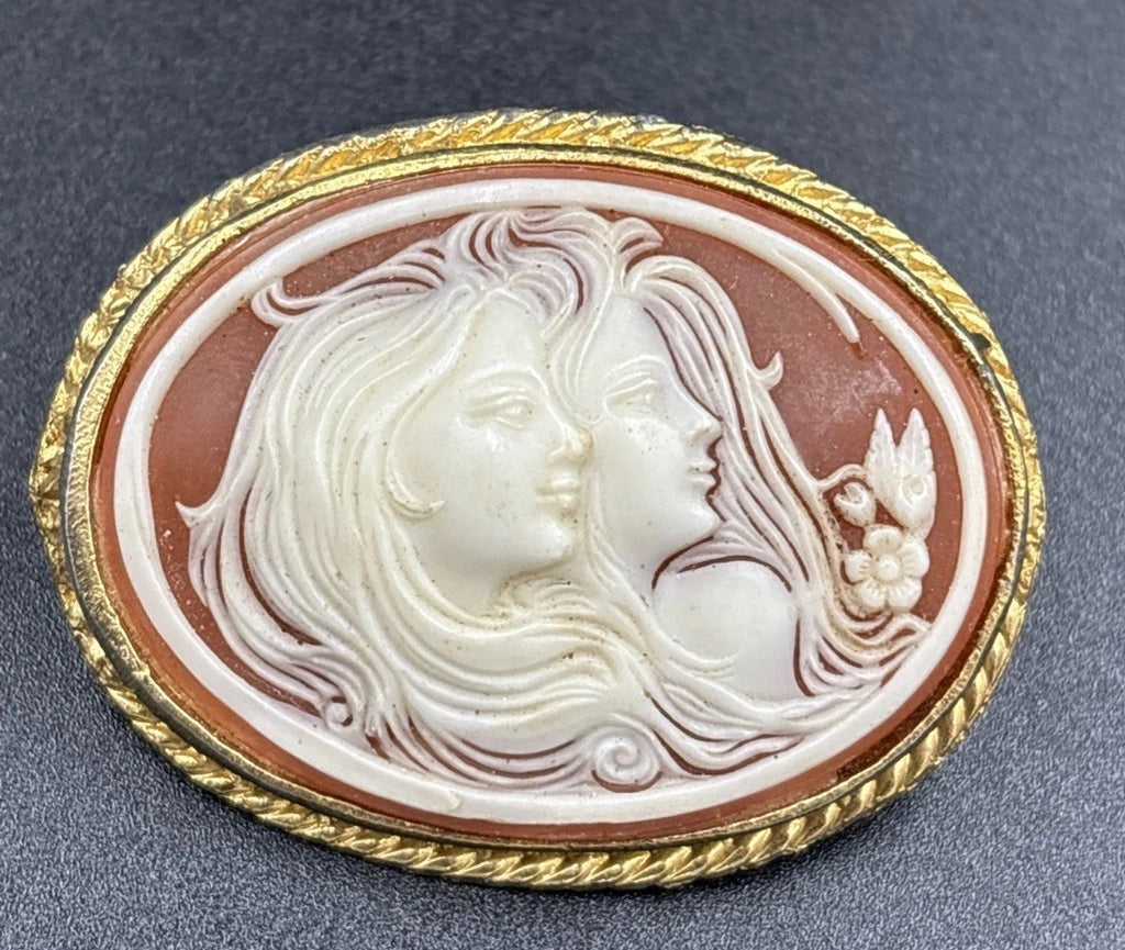 Vtg Sculpted Pink & White 2 Girls Sisters Brooch Pin Gold Tone.
