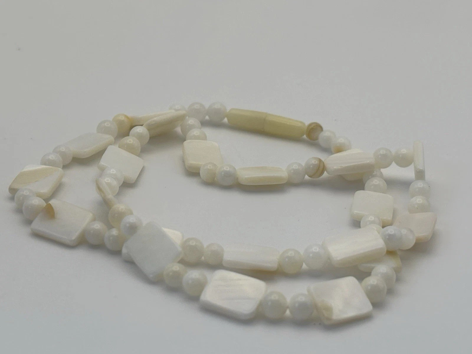 Vintage Mother of Pearl Necklace and Earrings Set White Shell Beads Jewelry