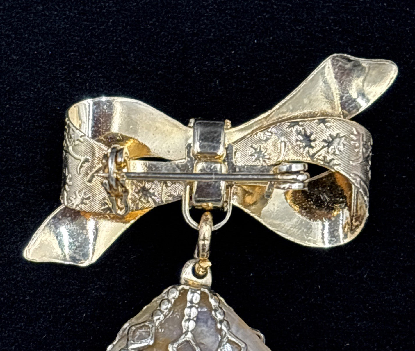 Vintage Scottish Agate Dangle Bow Brooch ￼