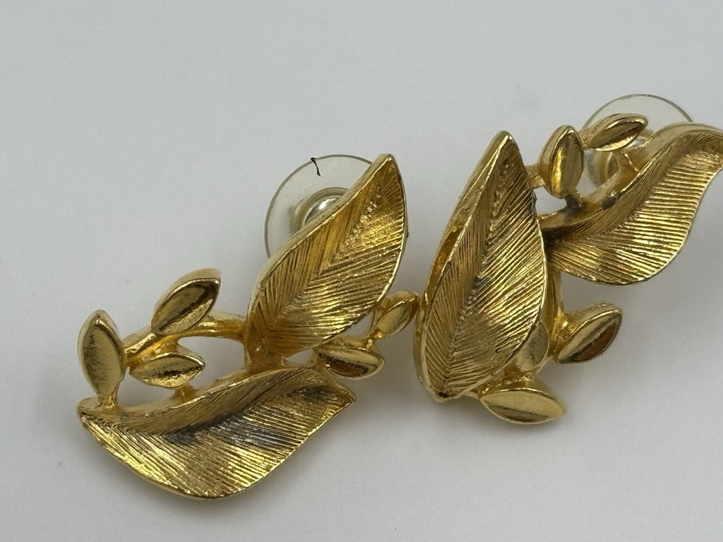 Vintage Gold-Tone Leaf Jewelry Set – Necklace, Bracelet & Earrings