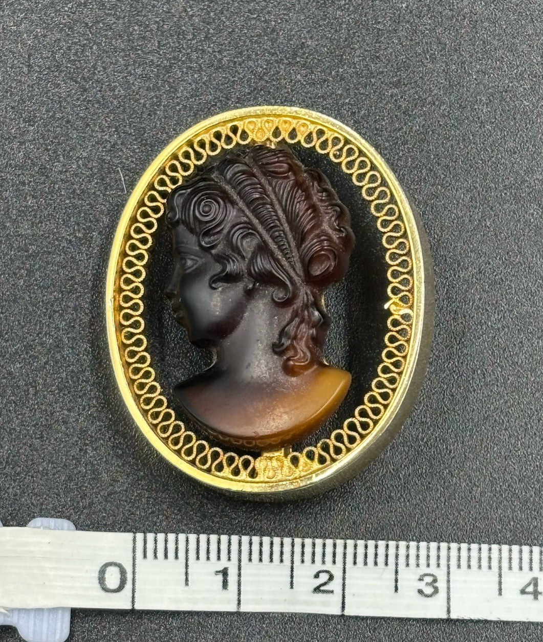 Vintage Cameo Pin Amber Brown Glass Brooch Mid Century Style Gold Tone