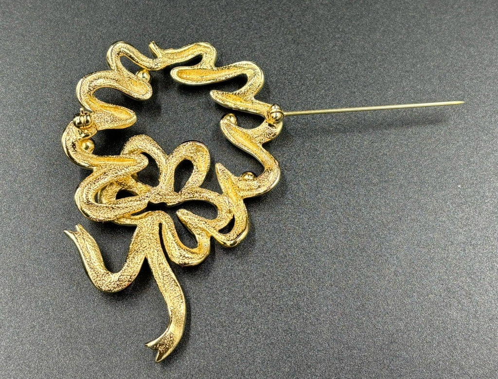 Vintage Unique Krementz Enamel Gold Tone Holiday Wreath Brooch Unsigned