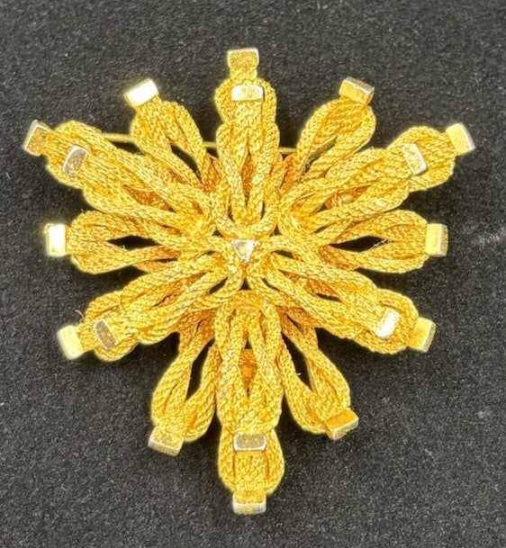 Vintage 1970’s Gold Knot Brooch Snowflake Style.