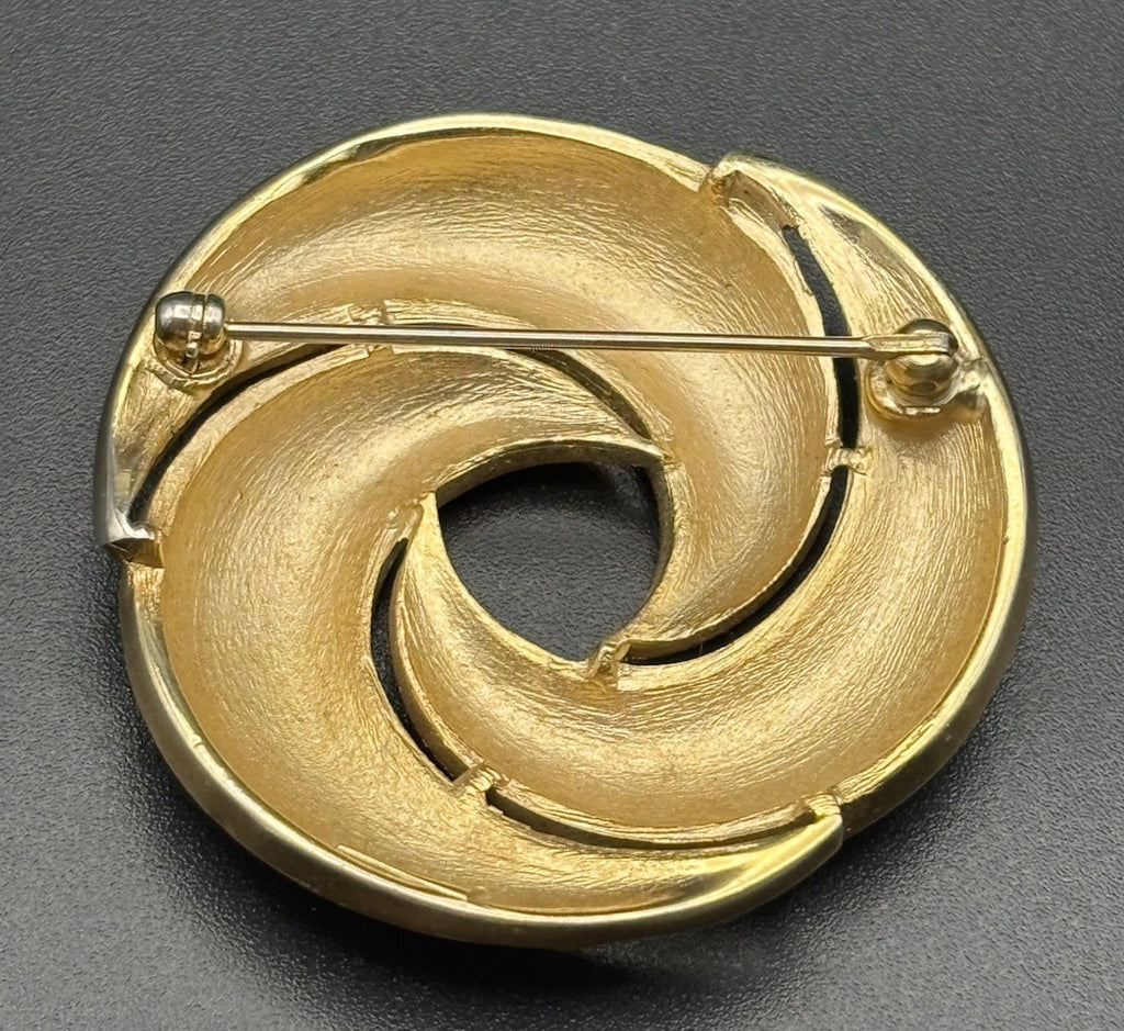 Vintage Crown Trifari White Enamel Swirl Brooch Gold Tone