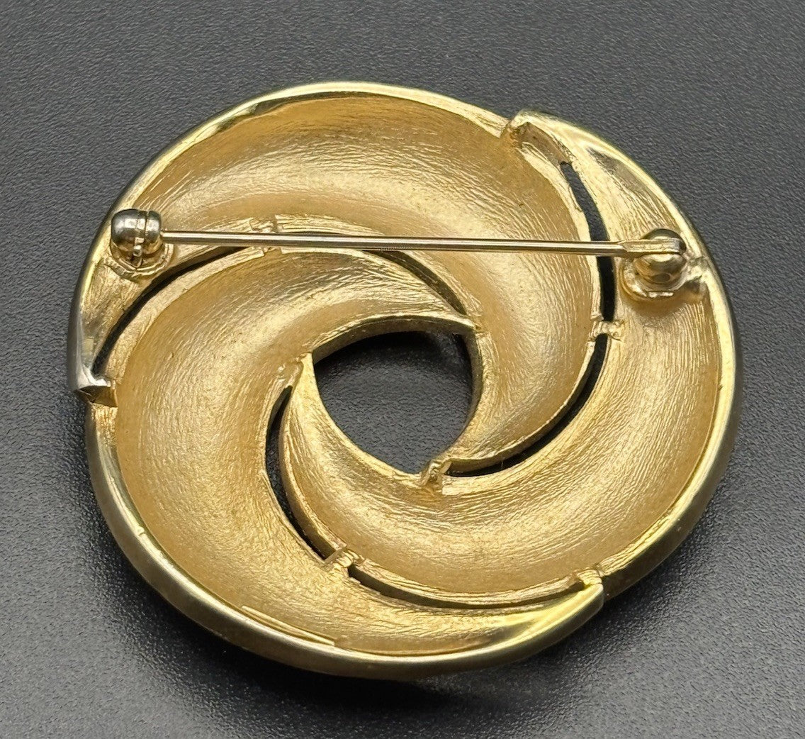 Vintage Crown Trifari White Enamel Swirl Brooch Gold Tone