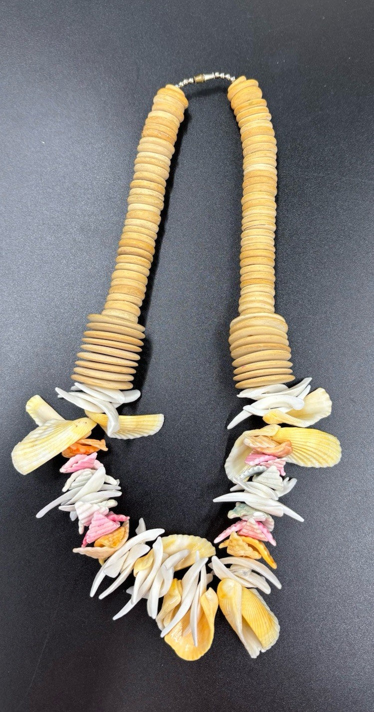Vintage 80s 90s Chunky Shell Necklace Tropical Holiday Beach Jewelry