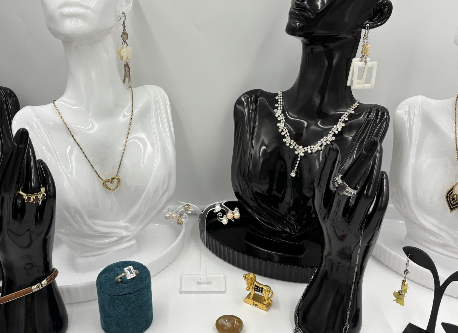 Vintage Jewellery Bulk Lot Estate Mixed Wearable Resale Collection
