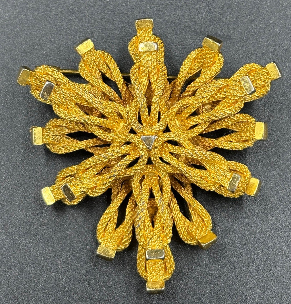 Vintage 1970’s Gold Knot Brooch Snowflake Style.
