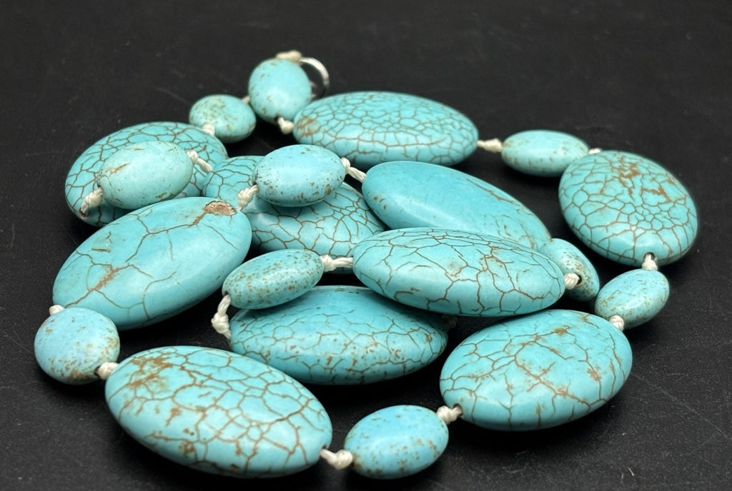 Vintage Turquoise Howlite Bead Necklace Knotted Statement Graduated 54.5cm