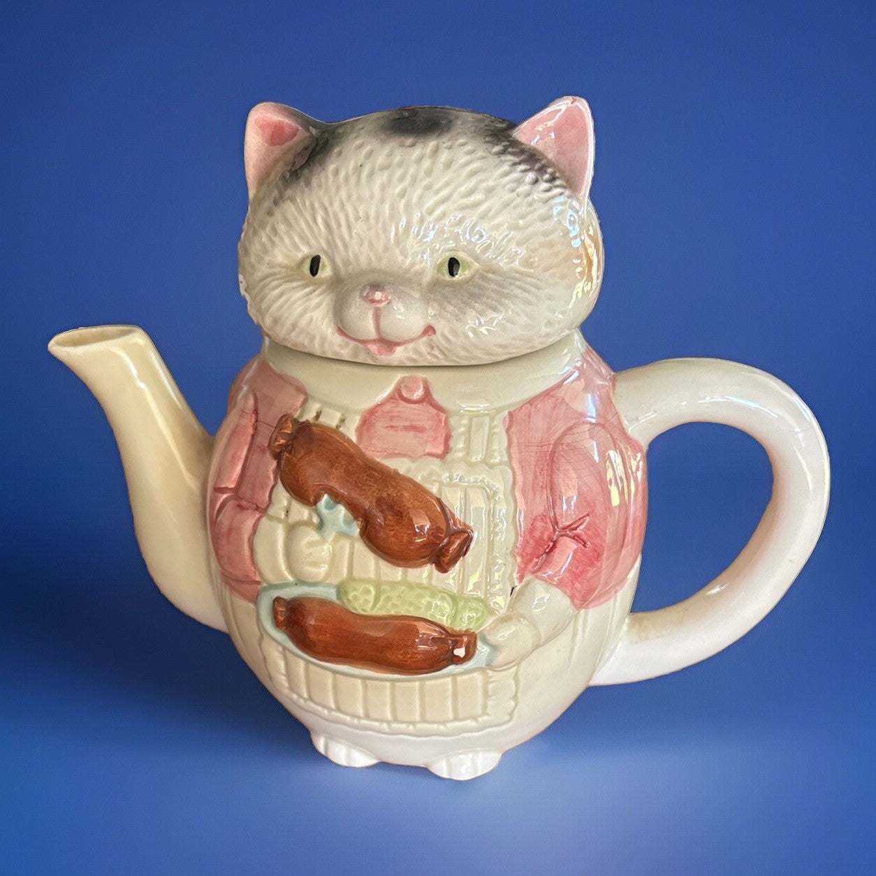 Ron Gordon Kitschy Vintage Ceramic Cat Eating Sausage Teapot 6”