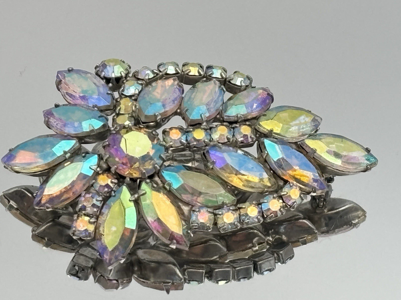 Vintage Juliana D&E AB Rhinestone Figure Eight Brooch